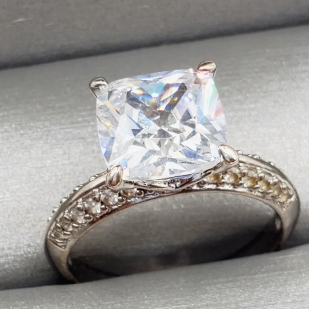 Diamond ring - Picture 4 of 4